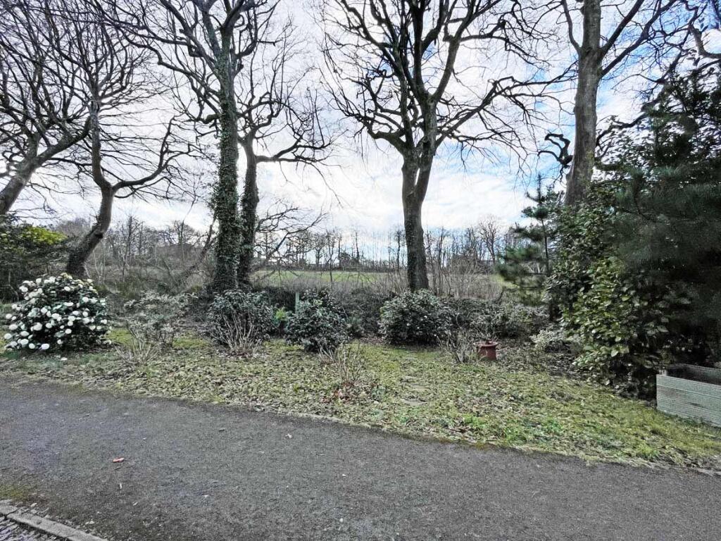 Whitleigh Avenue 64 Front Garden 2.jpg