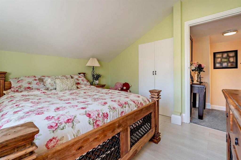 8637929-interior10-800.jpg