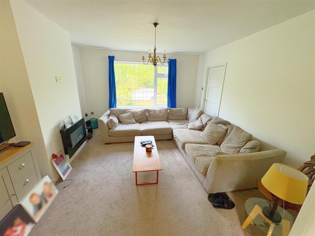Lounge area.jpg