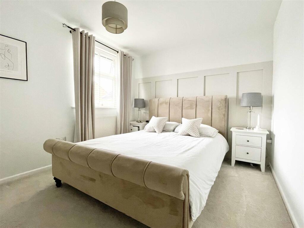 Bed1.jpg