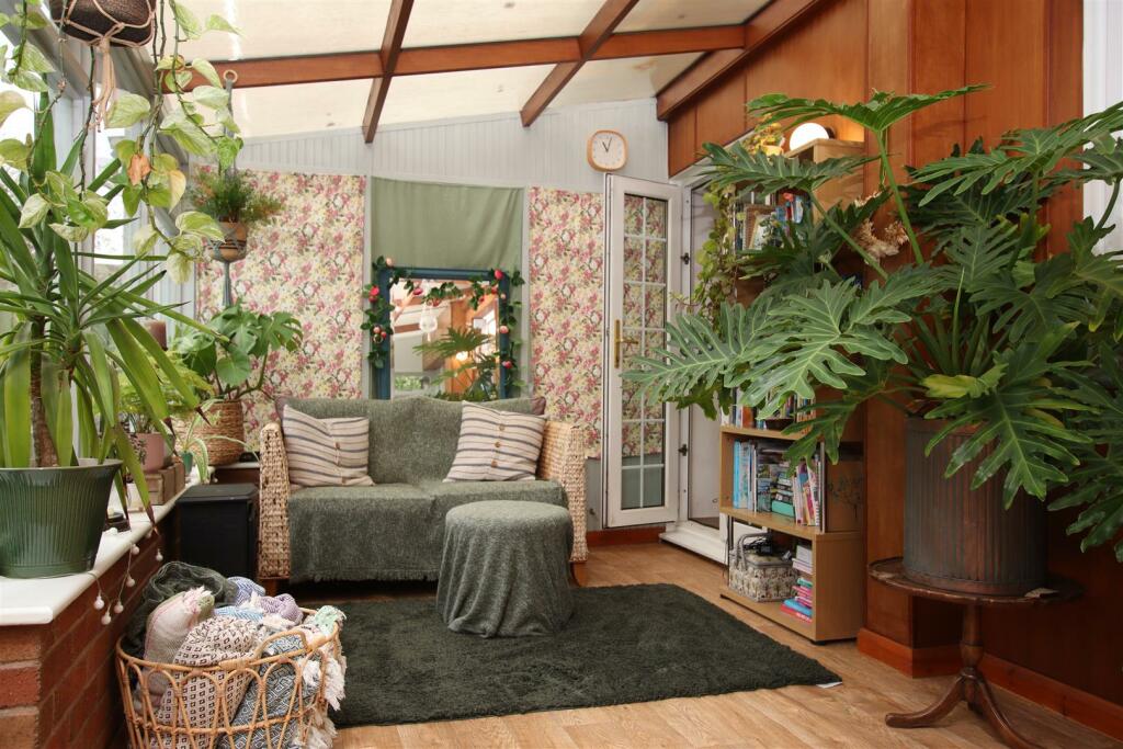 Conservatory Seating Area.JPG