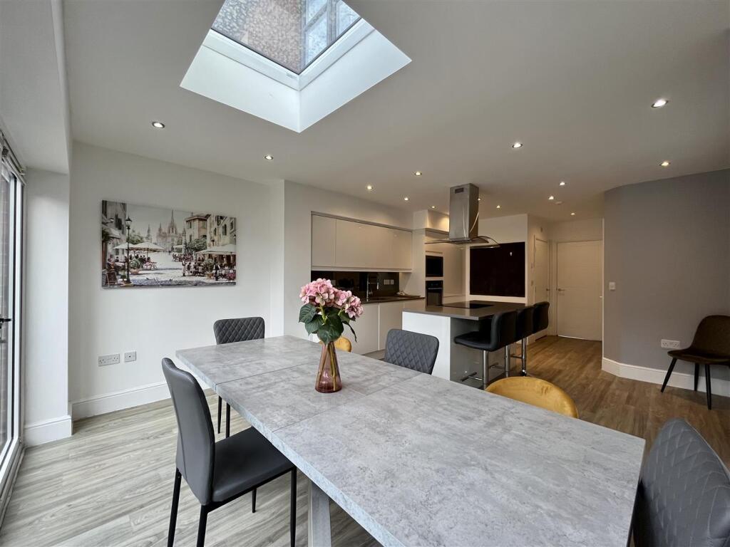 Dining Area Aspect 3