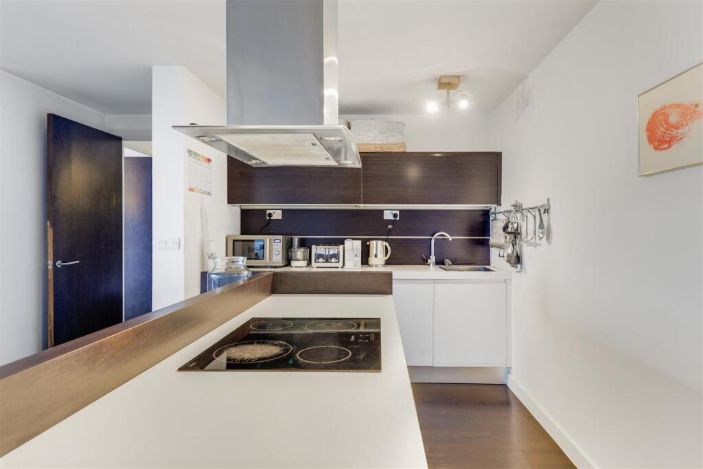 10-4e9f81836-JJ-HMF-Coperfield Rd-25.jpg