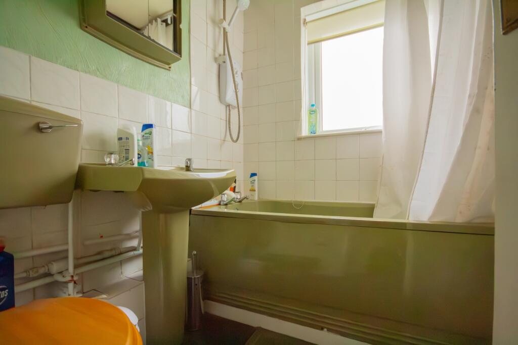 To Book A Viewing Call TPS Lostwithiel on 01208 87