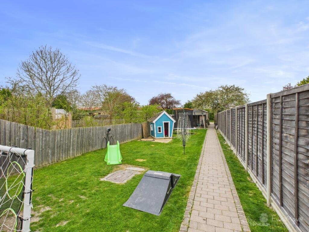 Garden- Mark Stephens EweMove Newmarket and Soham 