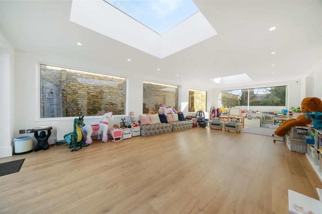 29 Acacia Road NW8 6AR-No Watermark-1.jpg