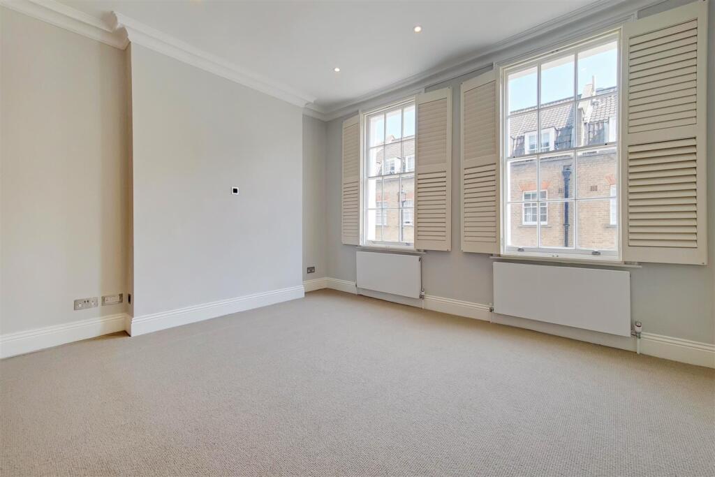 11. Main Bedroom 1.1.jpg