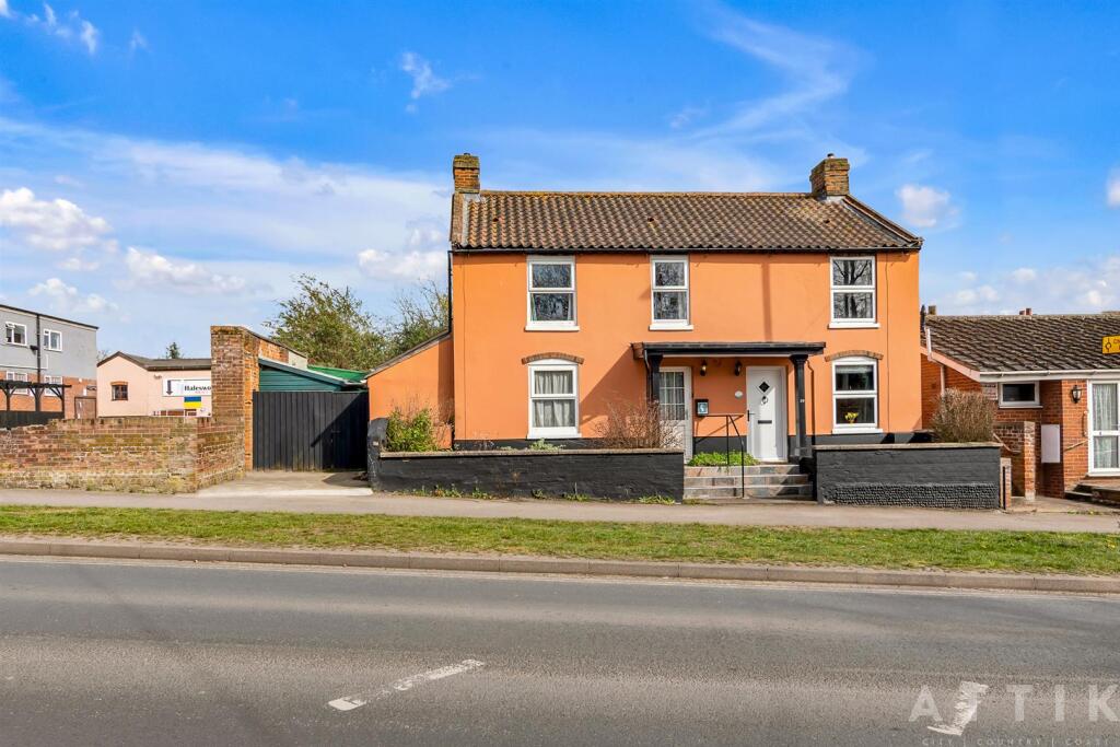 28 Norwich Road Halesworth IP19 8BX (23).jpg