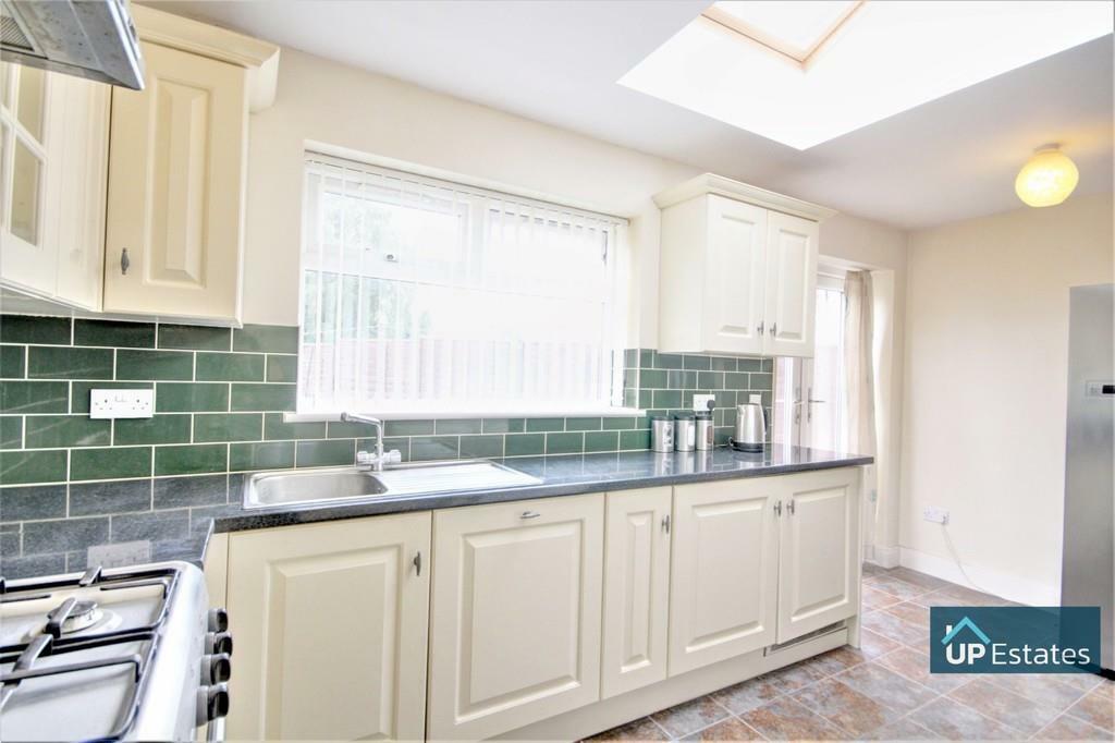 KITCHEN 2.jpg