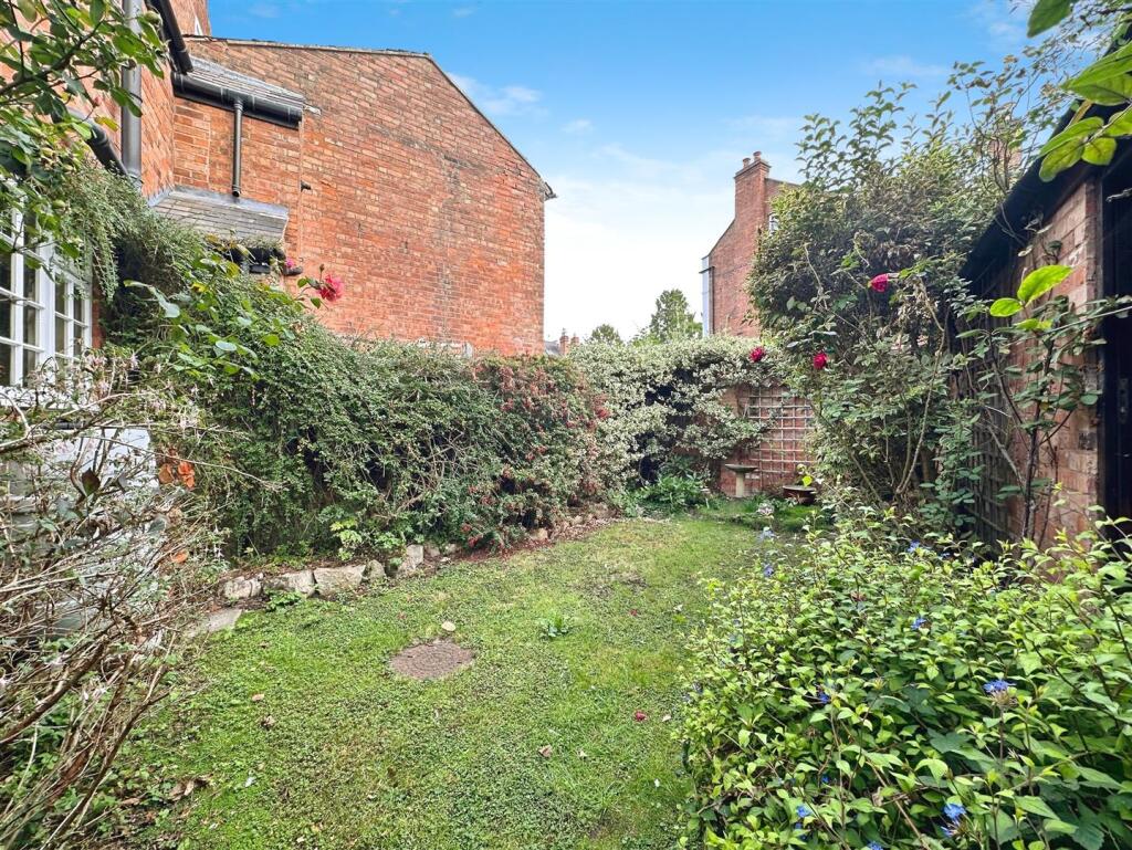 e6b77d20--4214-9E80-DFE867C41343-11055-000004161A2