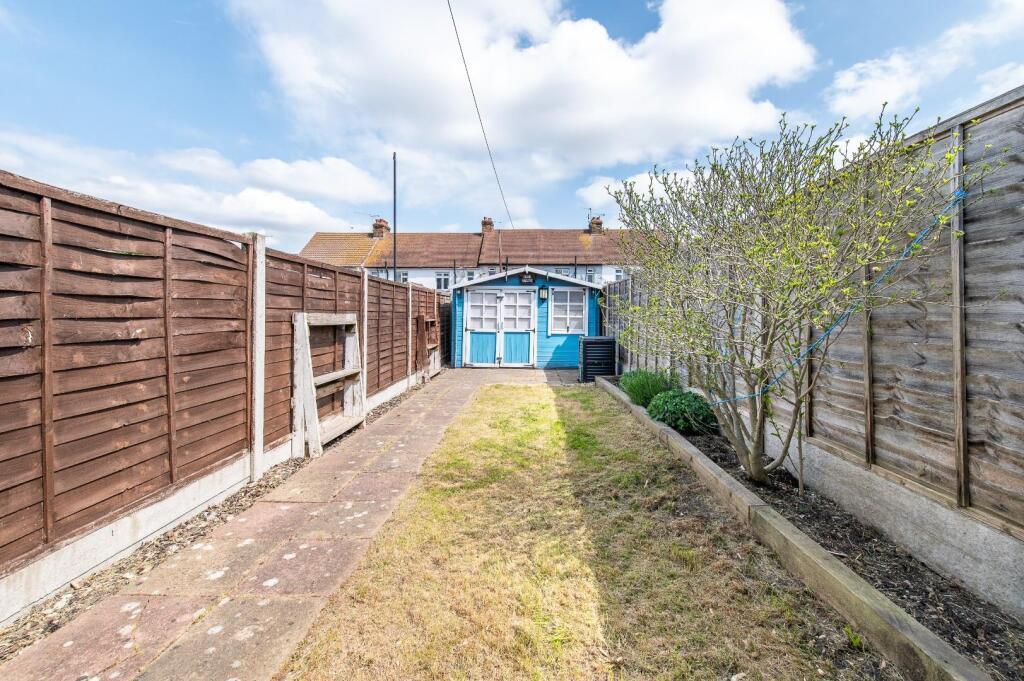 Garden &amp; Summerhouse