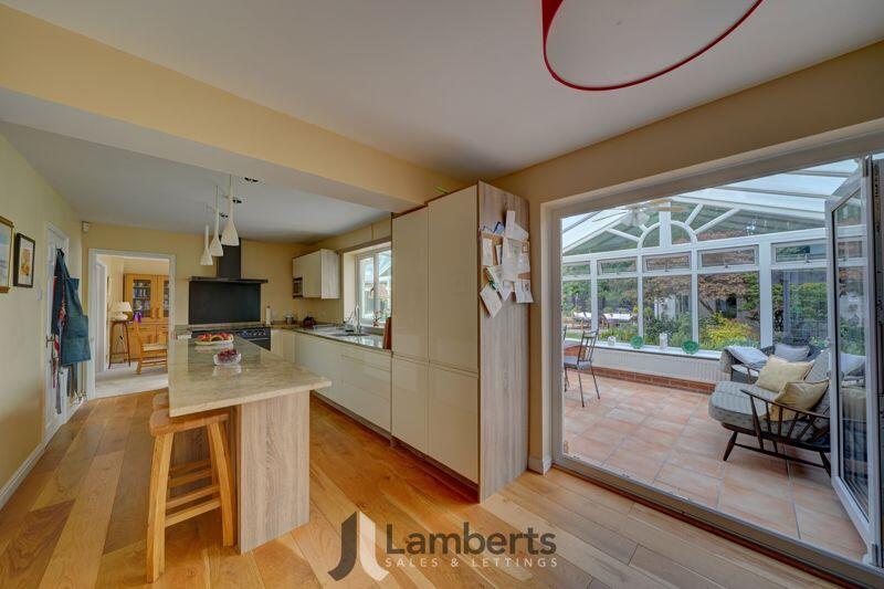 Kitchen/Breakfast Room
