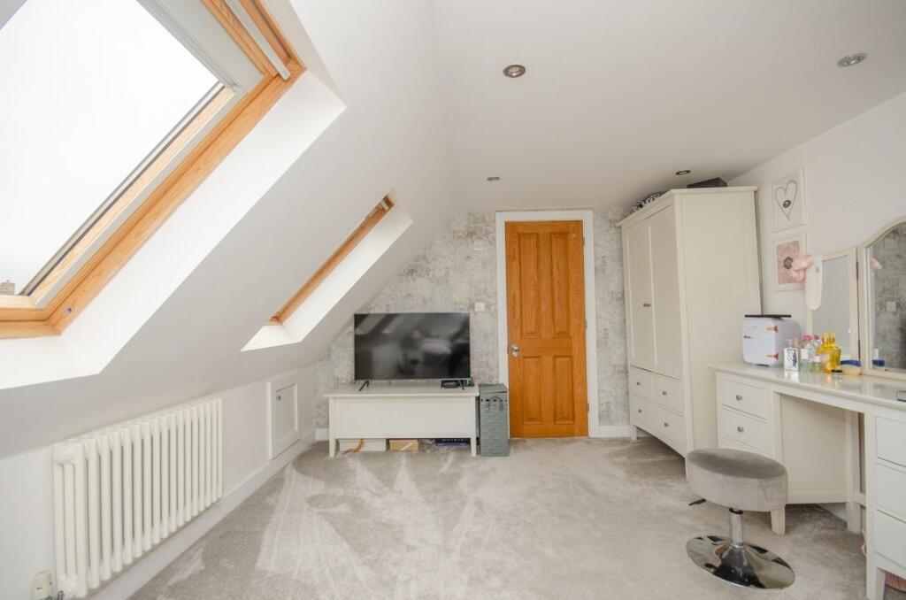 Bedroom 2 pic 2.jpg