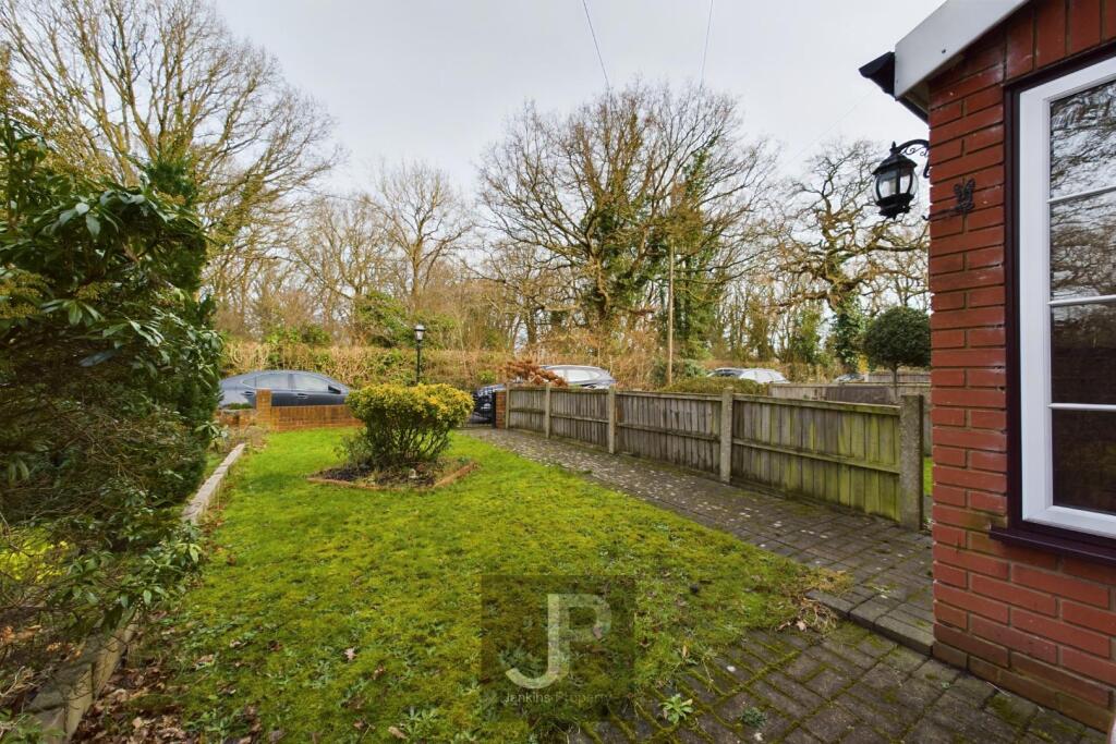 CAM01632G0-PR0162-STILL029.jpg
