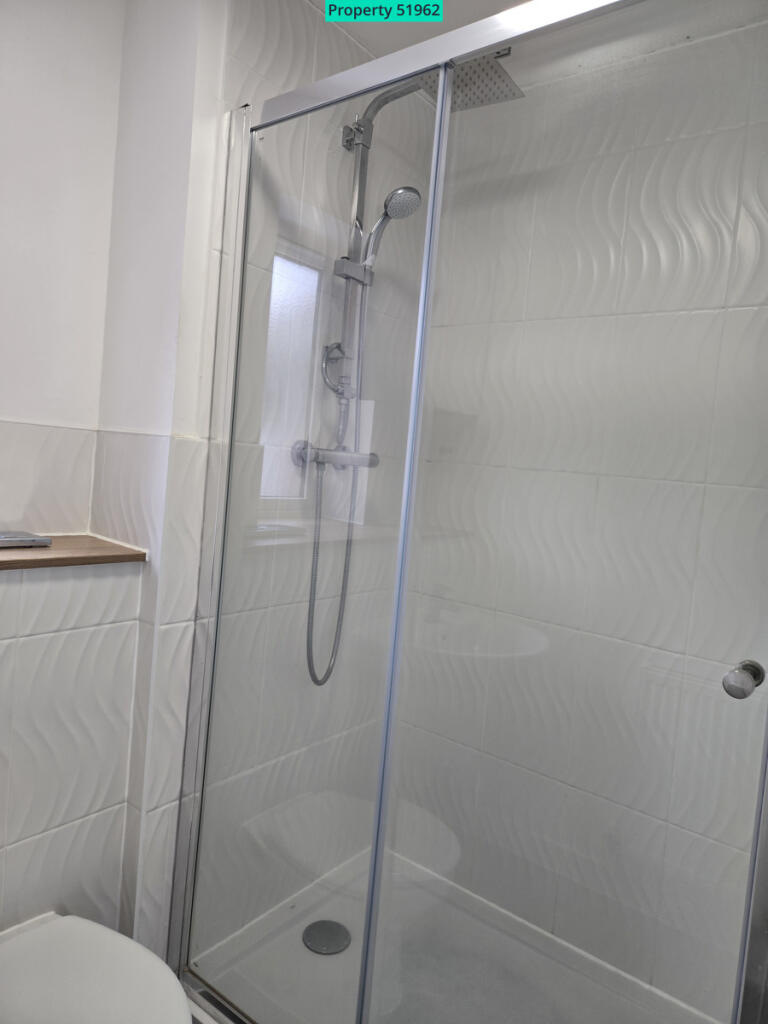 First Floor - Master Ensuite