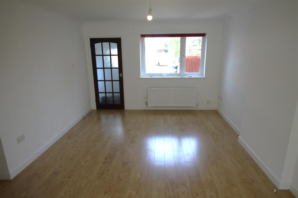 lounge 3.JPG