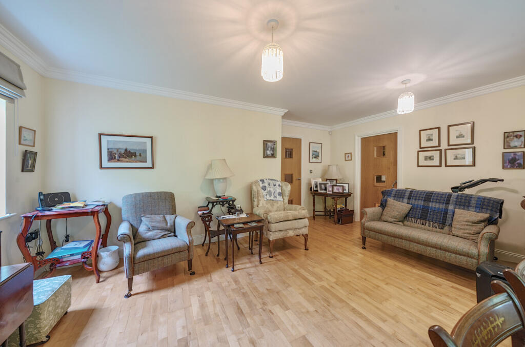 1296885-8-682b95f...