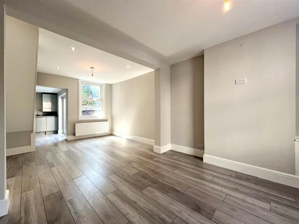 Living / Dining Area