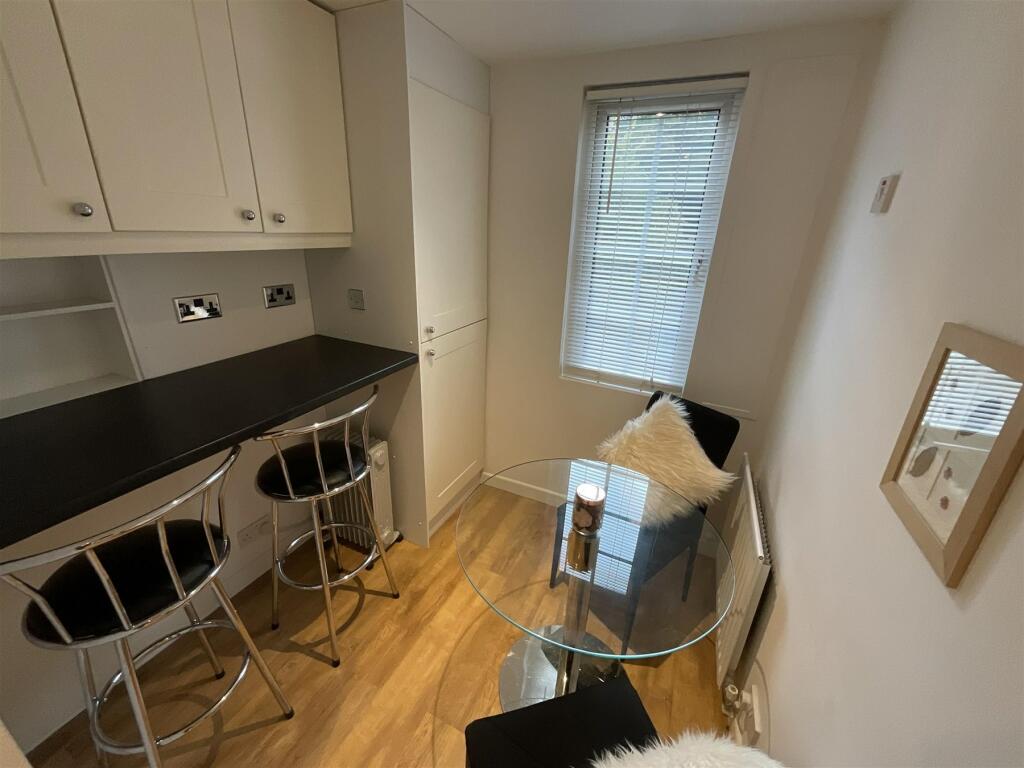 Annexe 1 Study/Breakfast Area