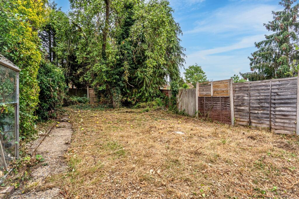 105 Cressingham Road, Reading, Berkshire, RG2 7RY