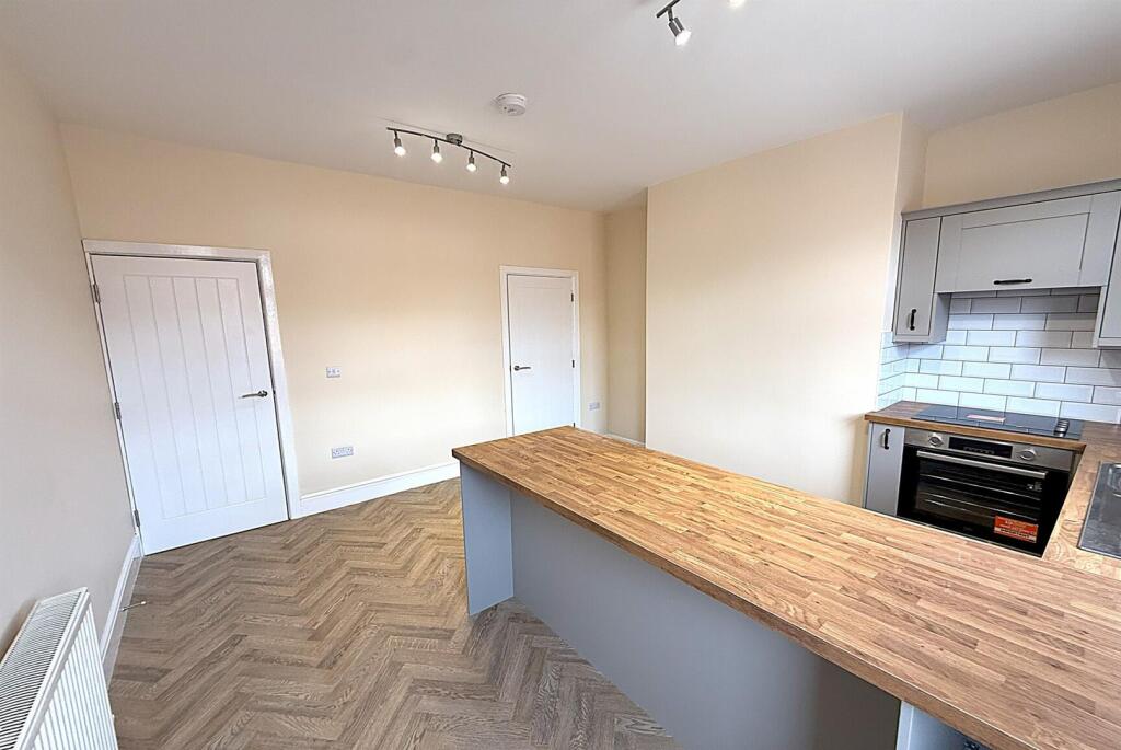 Kitchen 3rd.jpg