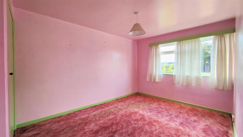 bed 2.jpg