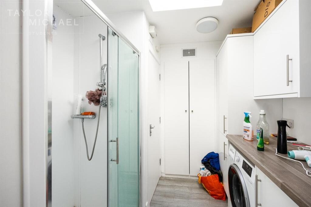 Bathroom / Utility Room