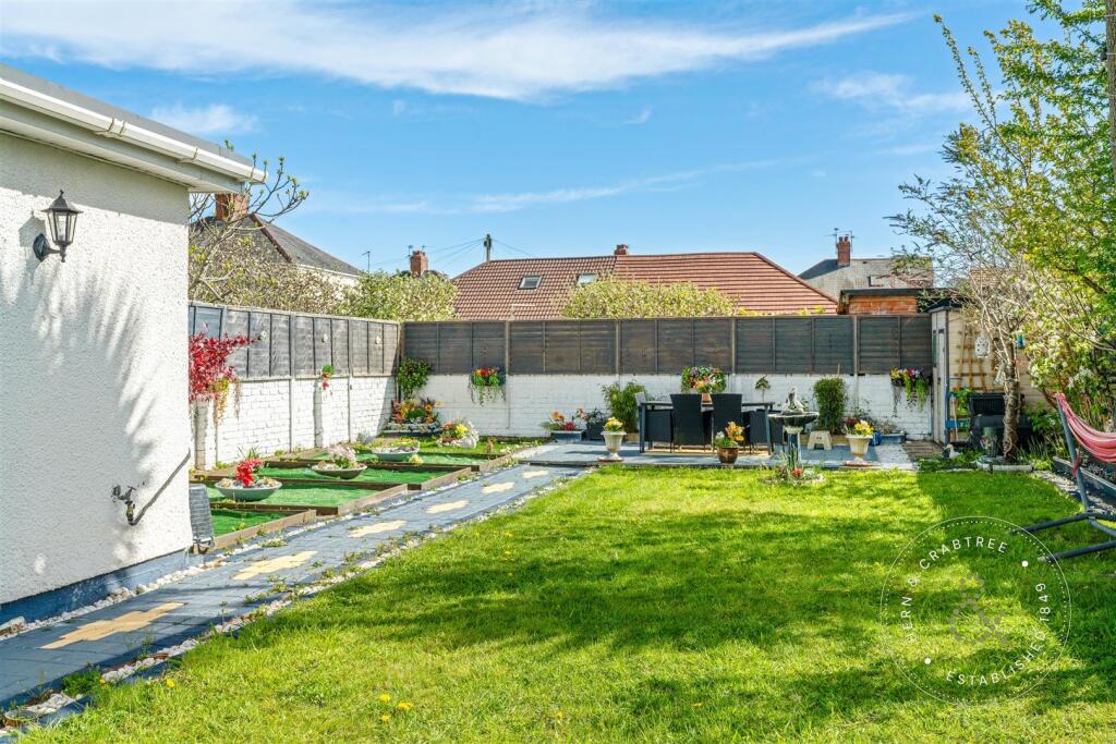 Tyn Y Parc Hern and Crabtree (12)-min.jpg