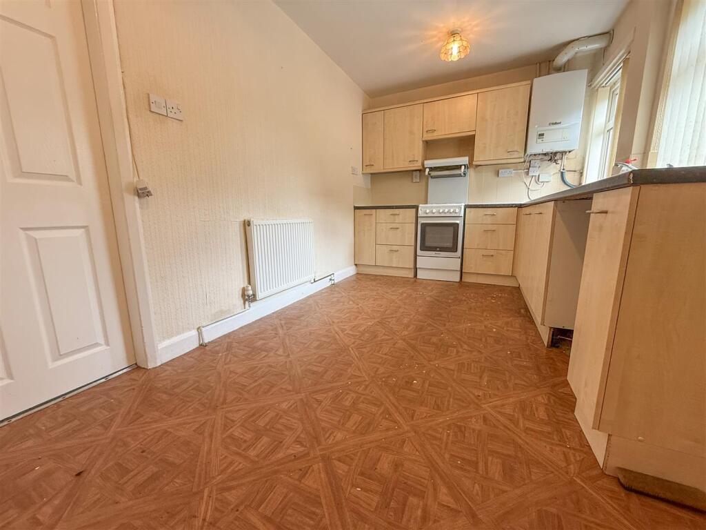 KITCHEN DINING ROOM
