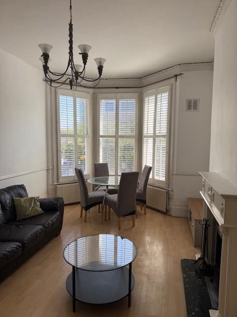Living room 2.jpg