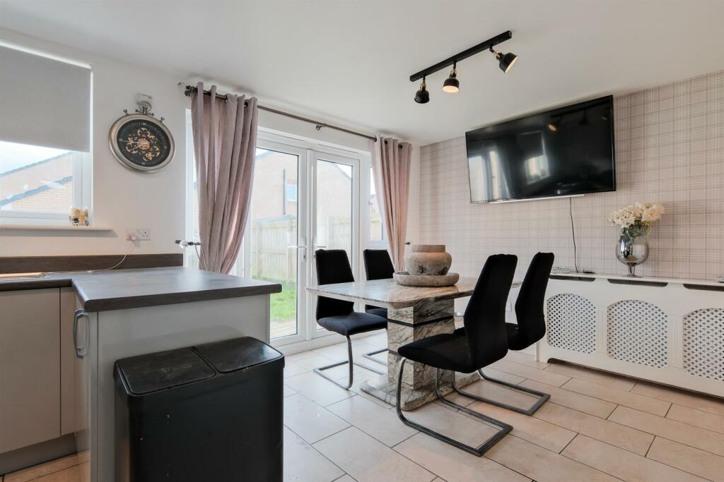010-14 Brock Place Motherwell ML1 1AH.jpg