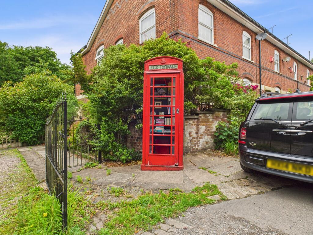 CAM03729G0-PR0080-STILL045