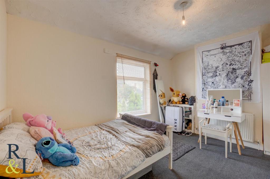 Lyndhurst Rd (2).jpg