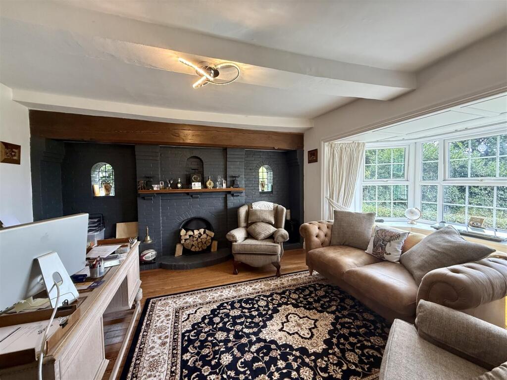 SITTING ROOM