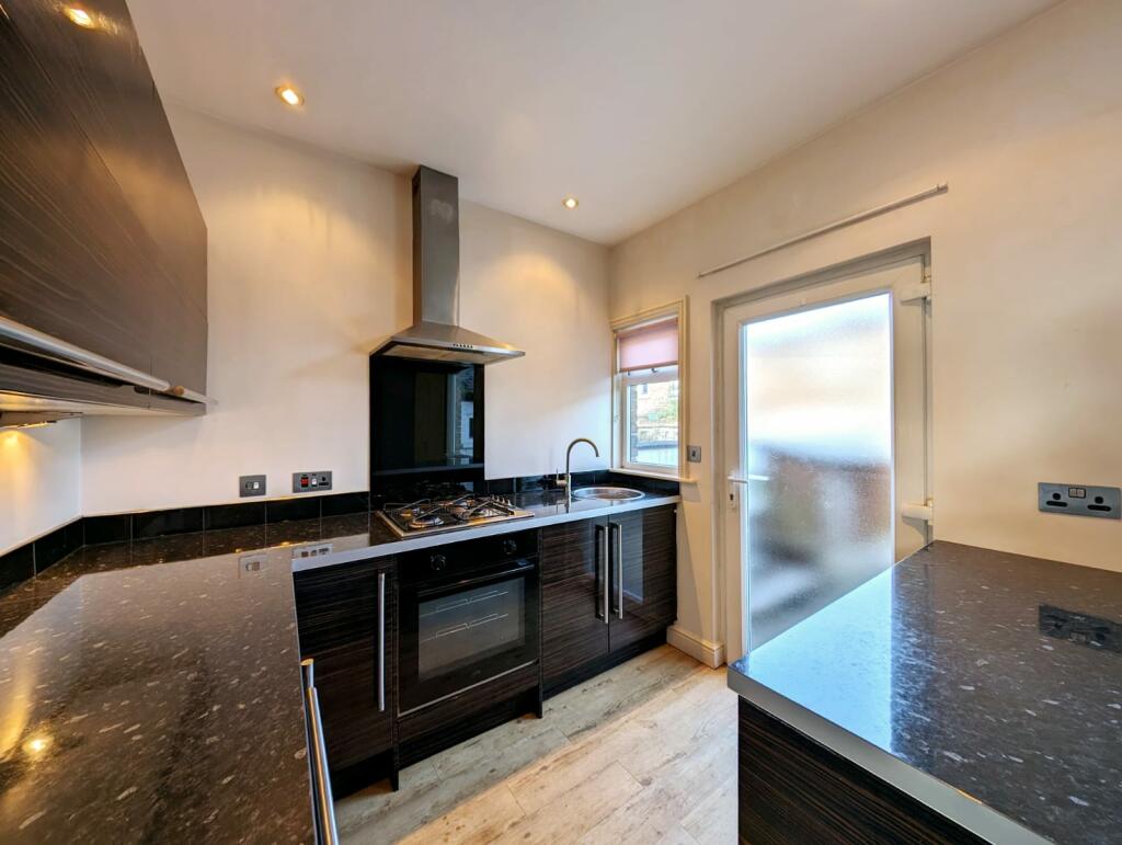 7c032ccf-0245-4d25-817d-aeea271d360b