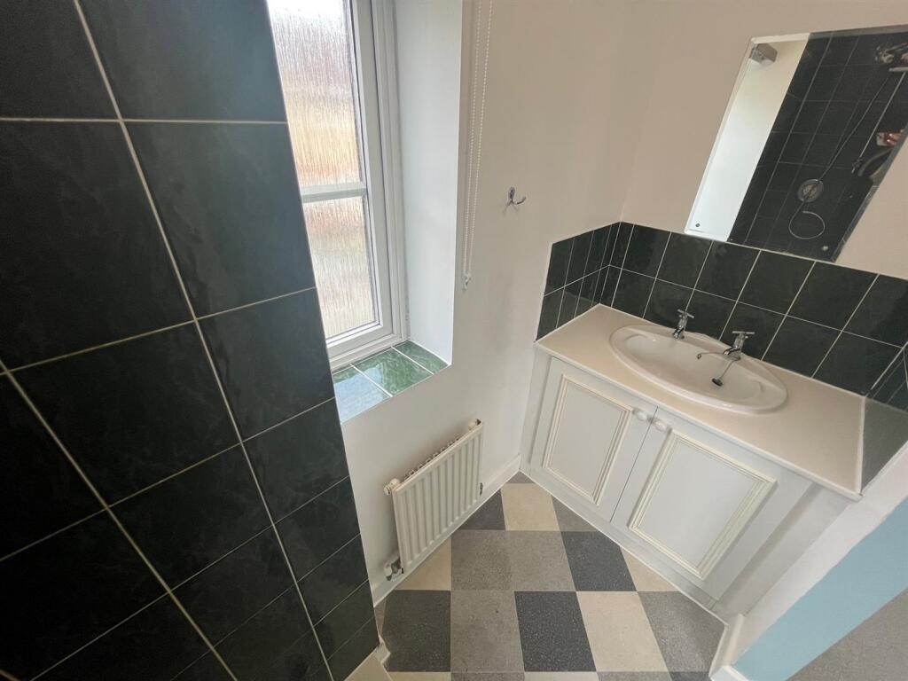 Ensuite 1 (new).jpg