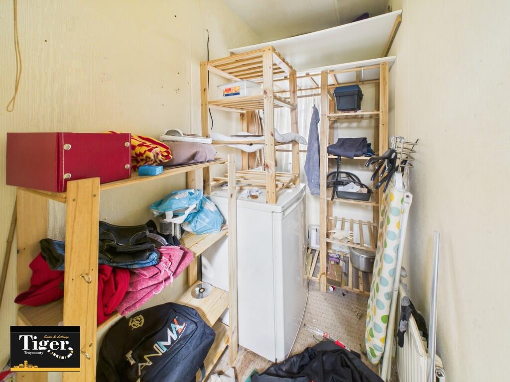 CAM02176G0-PR0736...