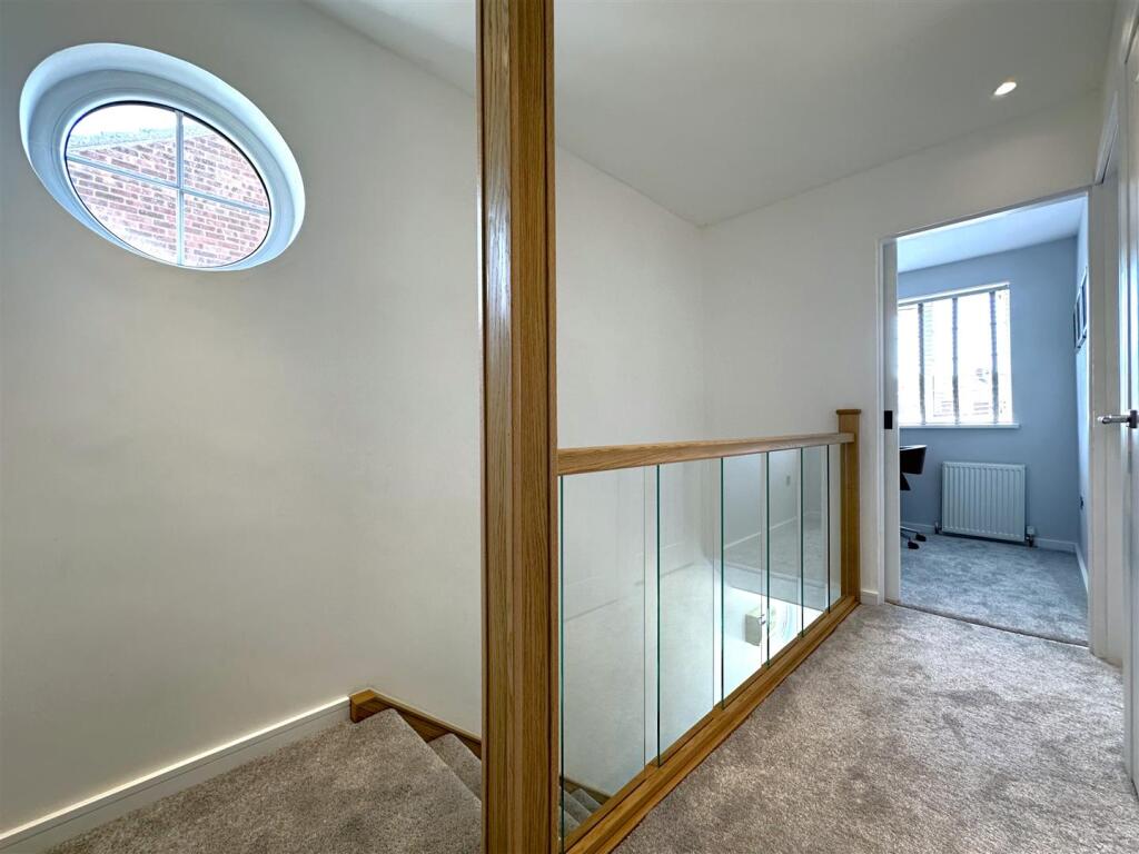 First Floor Landing 797