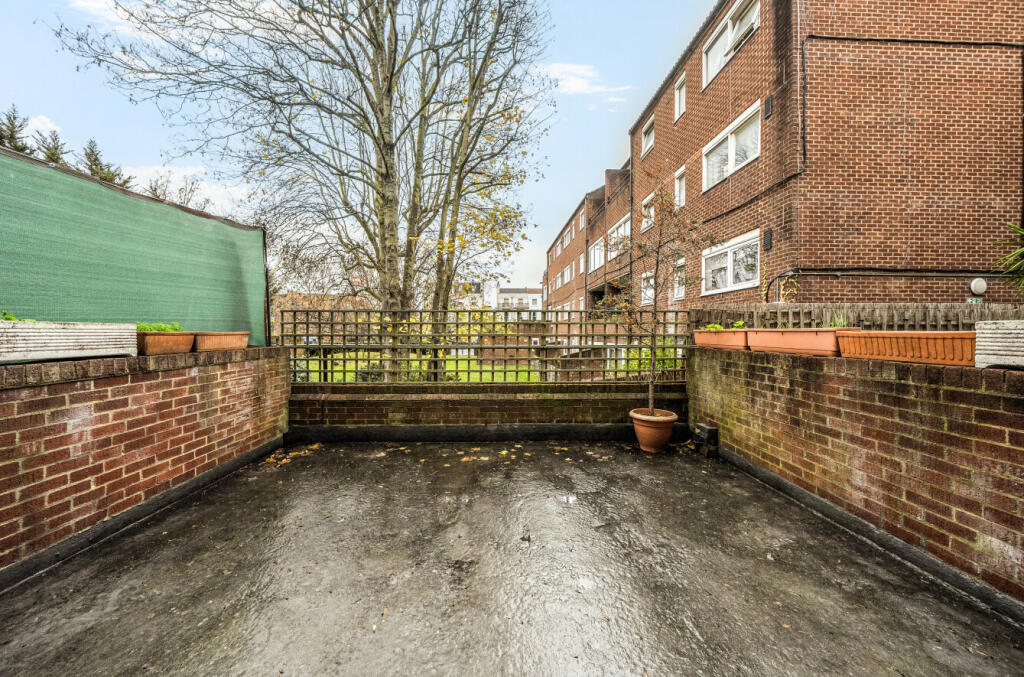 1386535-7-692d8f9...