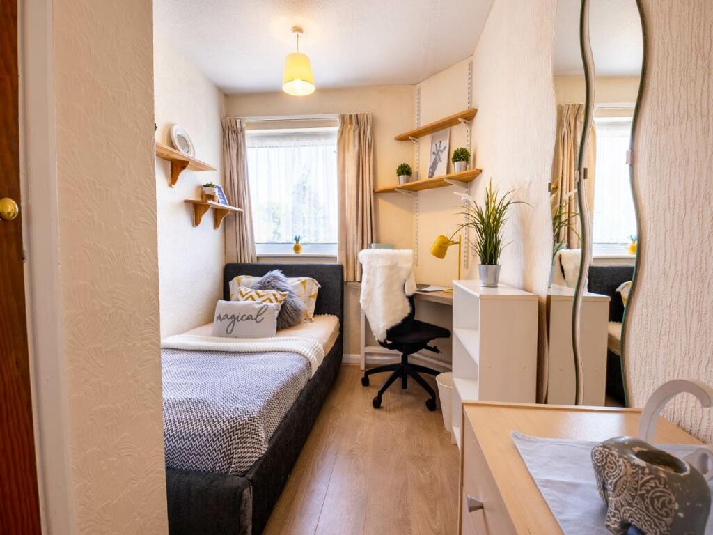 26_Bramshaw_Road_Can