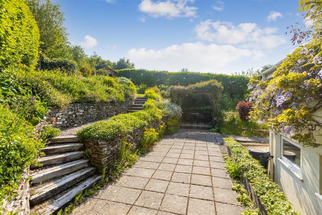 A05 - Ashprington Externals, Greys - 240521.jpg