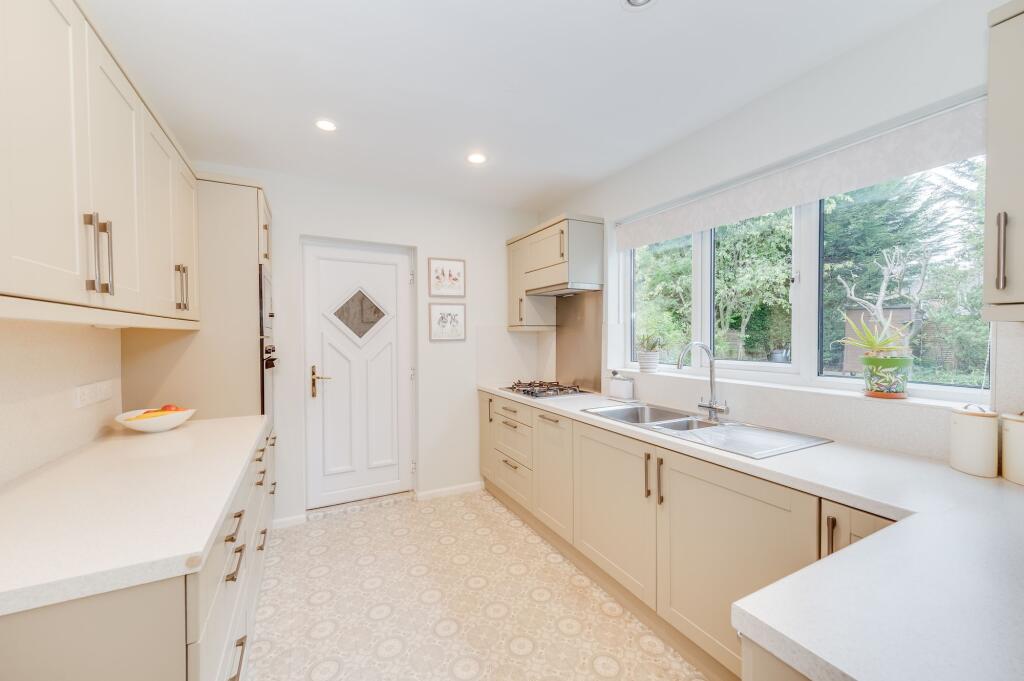 KITCHEN, DINER AND LIVING ROOM