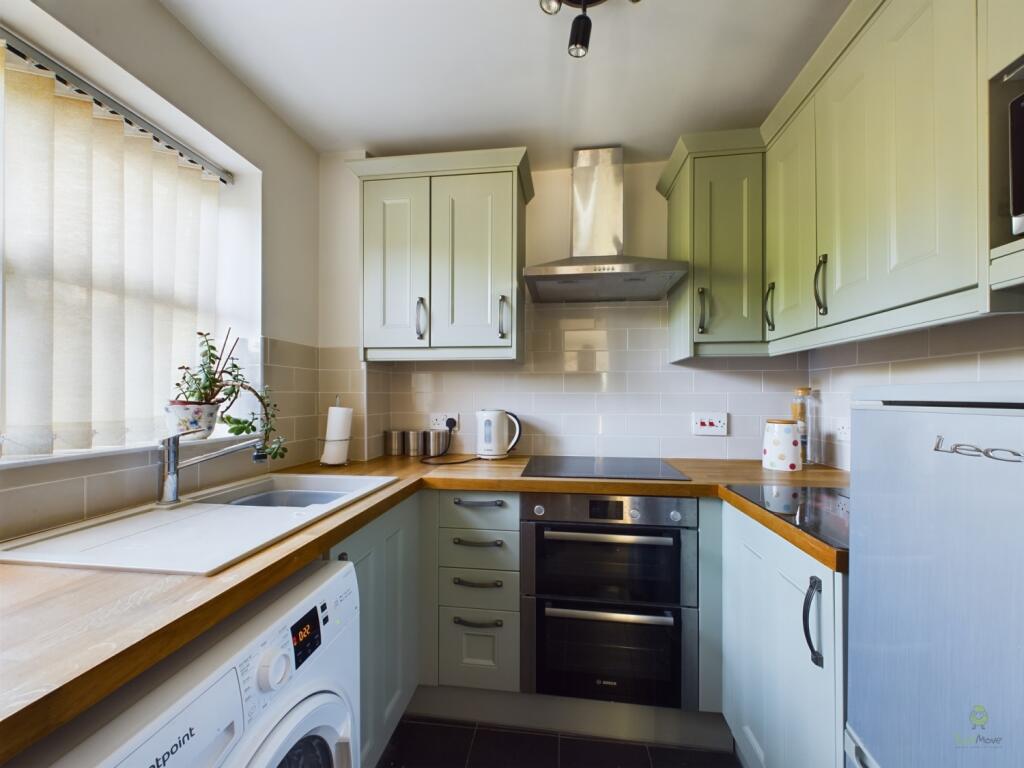 CAM03418G0-PR0080-STILL007