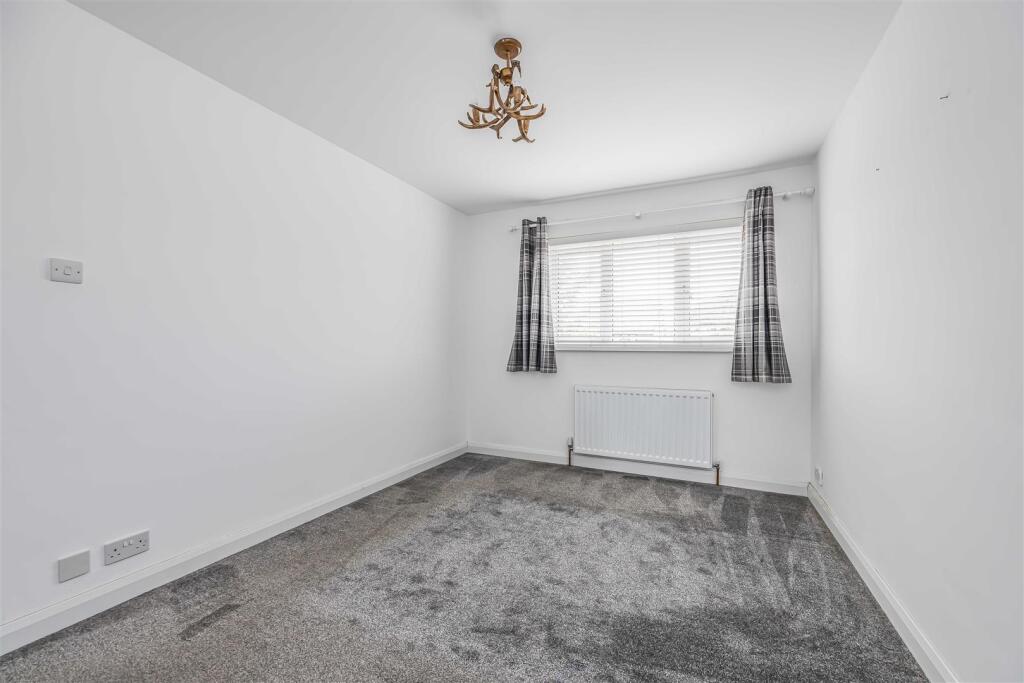 100 Fathoms Reach, Hayling Island-Small-PorticoMar