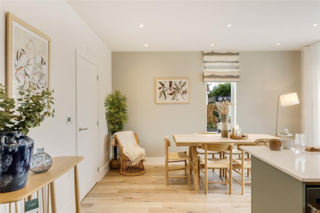 Dining Show Home
