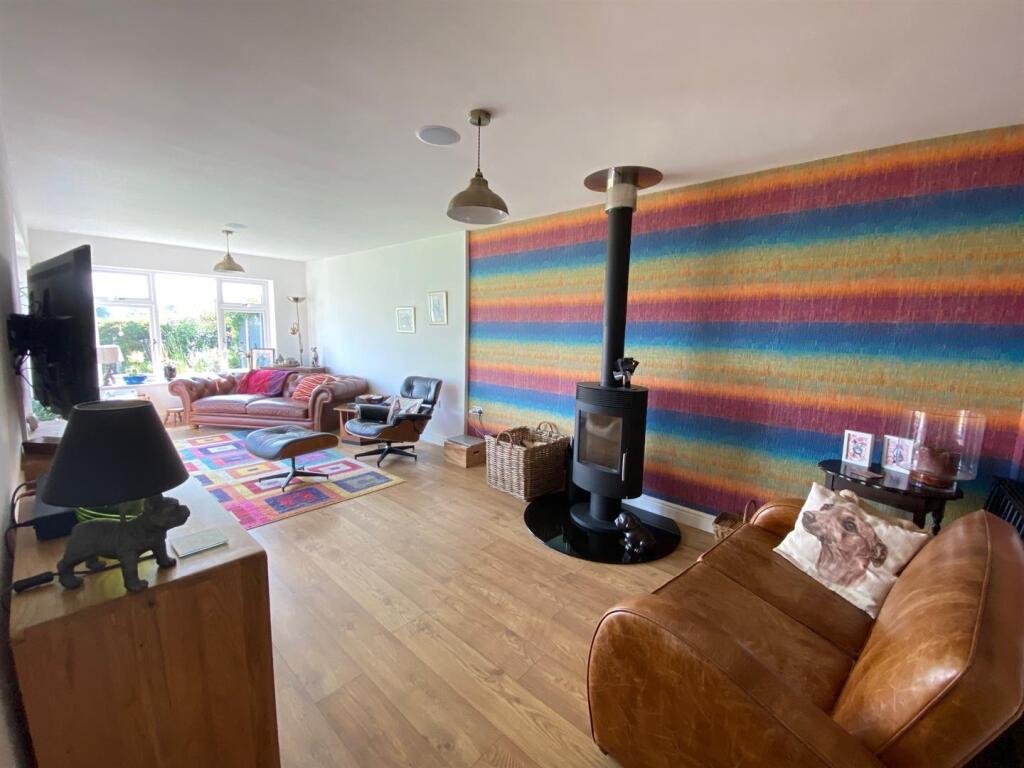 Living Room.jpg