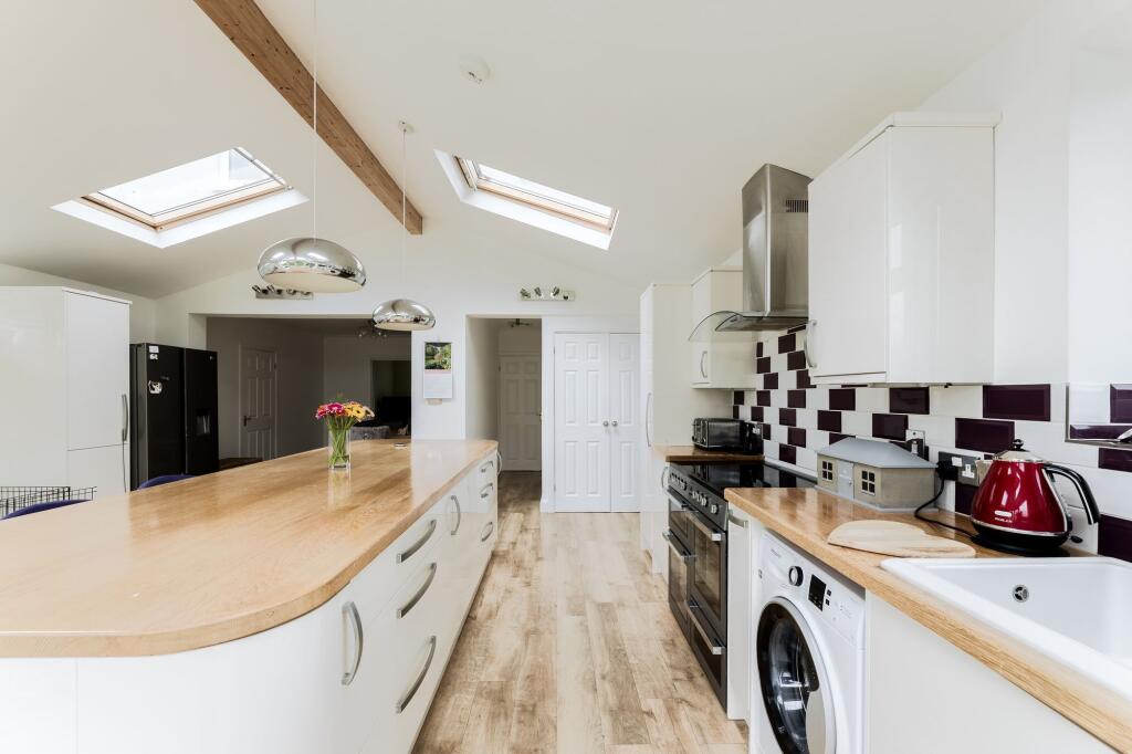 Kitchen / Breakfast Room