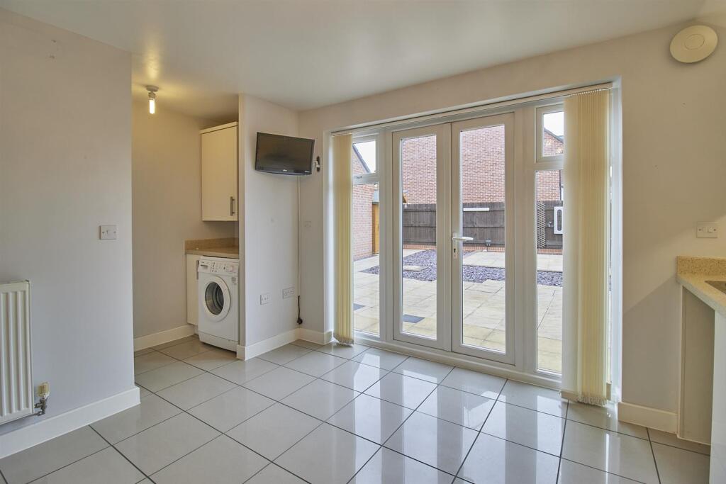 hollywell fields  4.jpg