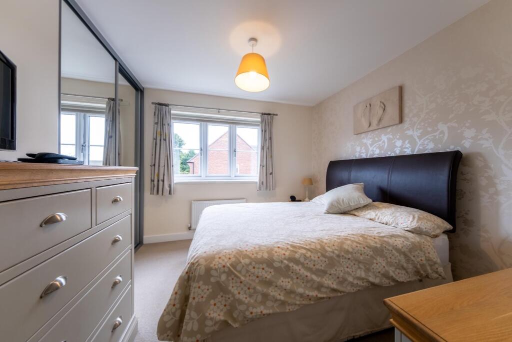 30 Thistle Close-028.jpg