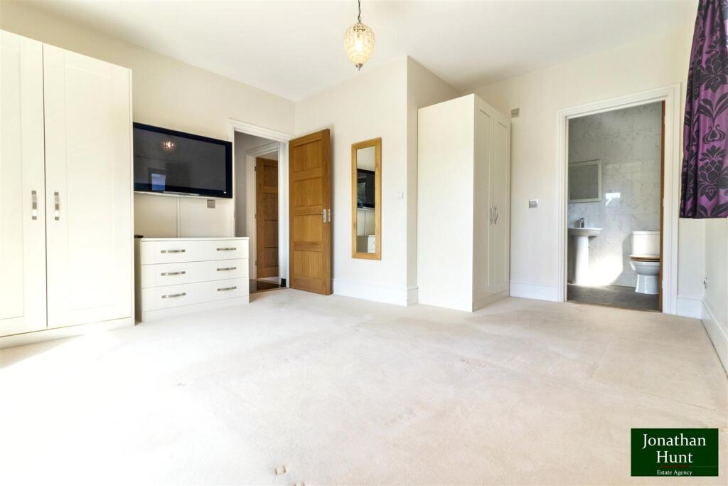 PRINCIPLE BEDROOM
